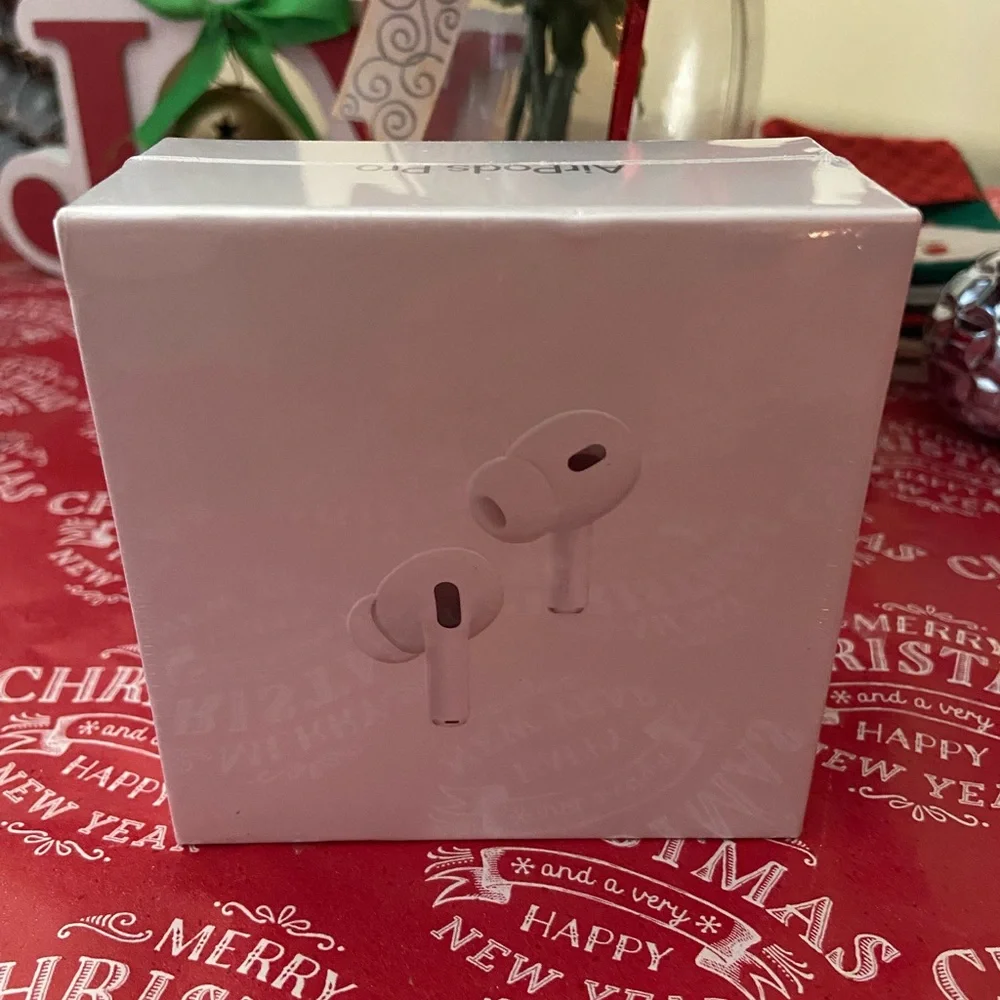 Apple AirPods Pro with White Charging Case